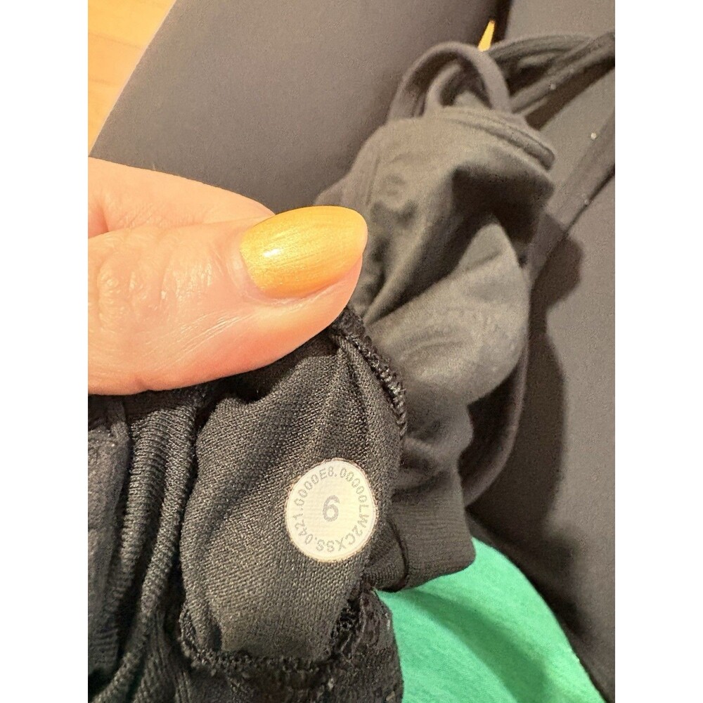 Lululemon Size 6 Flow Y Wrap-Front High-Neck Crossback Yoga Bra Black - Picture 5 of 5